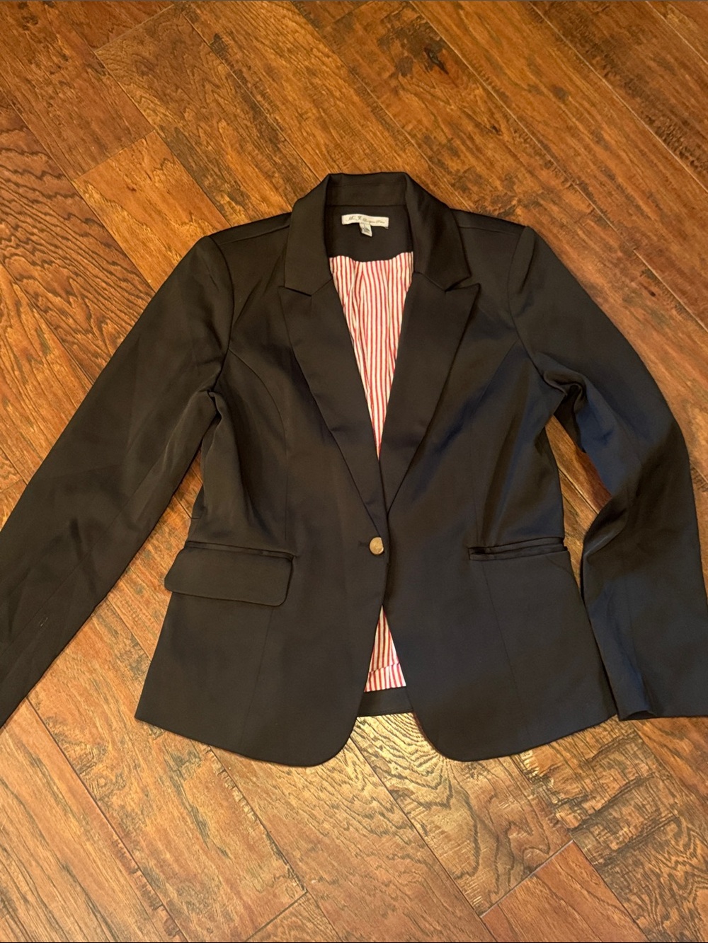 Tailored Black Single-Button Women's Blazer